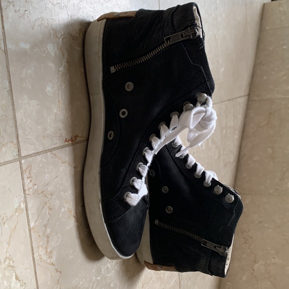 NWOT Brusque Sneakers with Zippers and Bling! - Picture 2 of 10